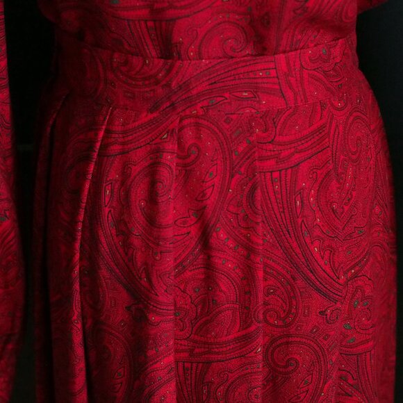 Liz Claiborne | Like NEW Vintage Red Paisley Blouse and Skirt Set in Wool Blend - Picture 9 of 9